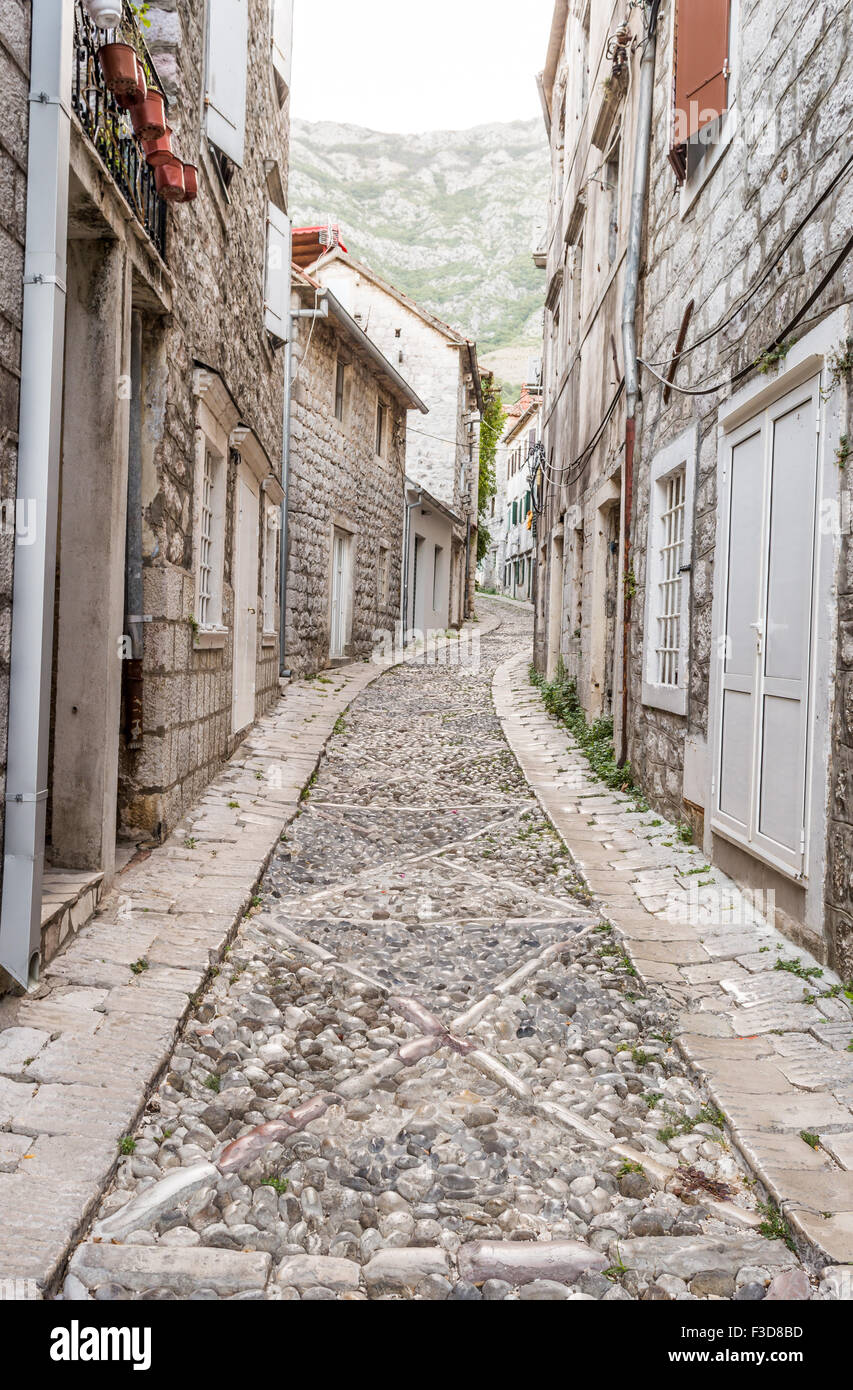 Die alte Straße in Montenegro Stockfoto