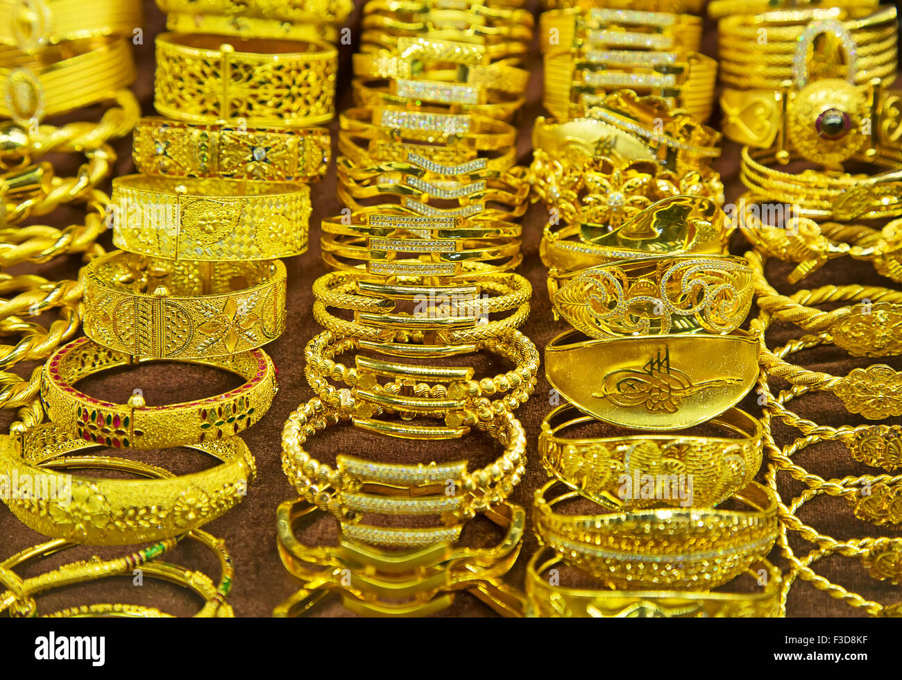 Gold auf der berühmten Gold Souk in Dubai Stockfoto