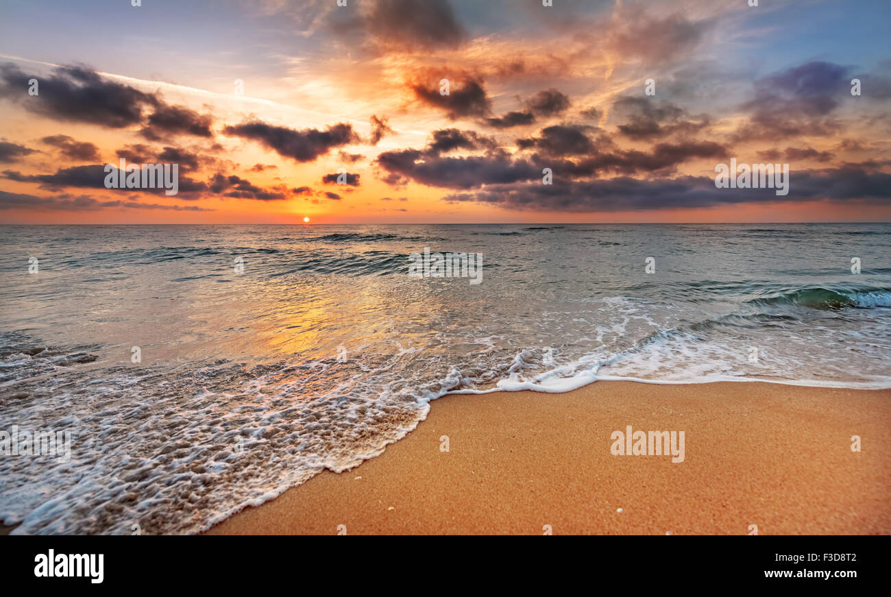 Sonnenaufgang am Strand der Karibik. Stockfoto