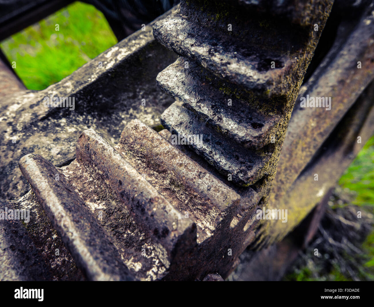 Detail einer alten Rusty Industrial Boot Seilwinde Stockfoto