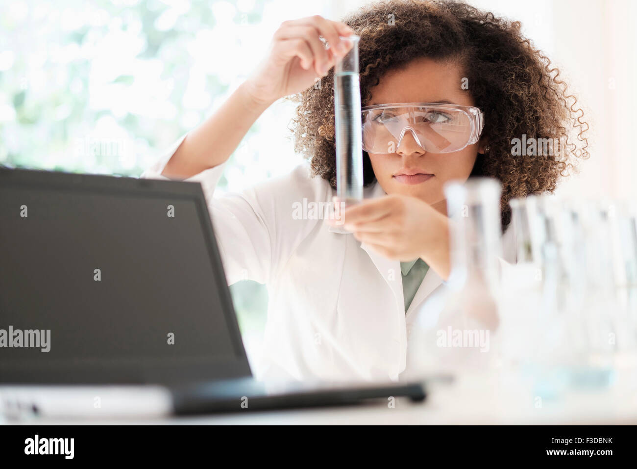 Wissenschaftler, die chemische Forschung Stockfoto