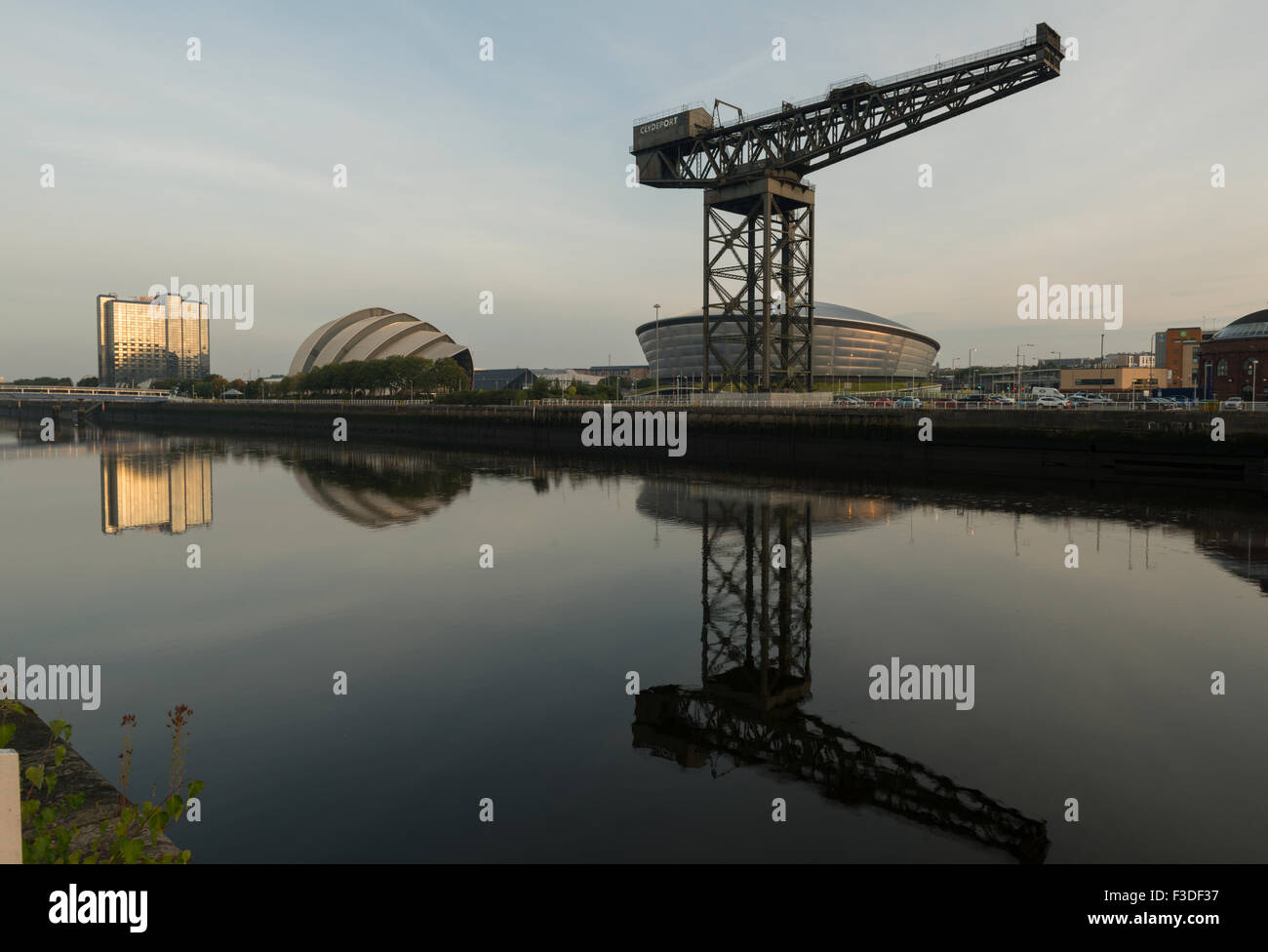 Fluss Clyde und Glasgow Sehenswürdigkeiten, Finnieston, Glasgow, Schottland, Vereinigtes Königreich, Stockfoto