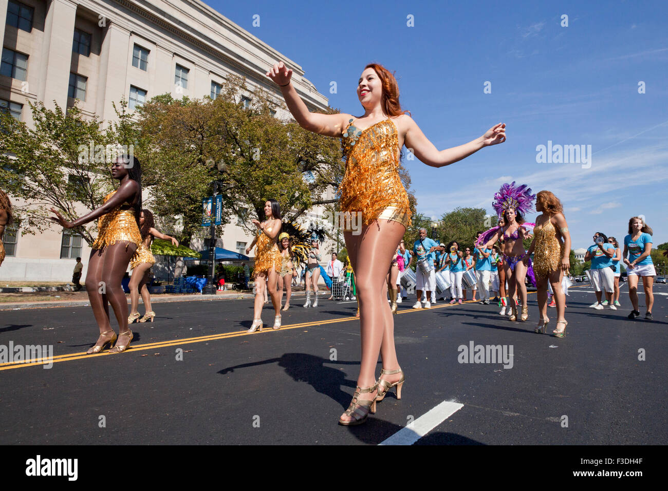 Samba-Tänzer beim Latin-Festival - Washington, DC USA Stockfoto Samba-Tänzer beim Latin-Festival - Washington, DC USA Stockfoto