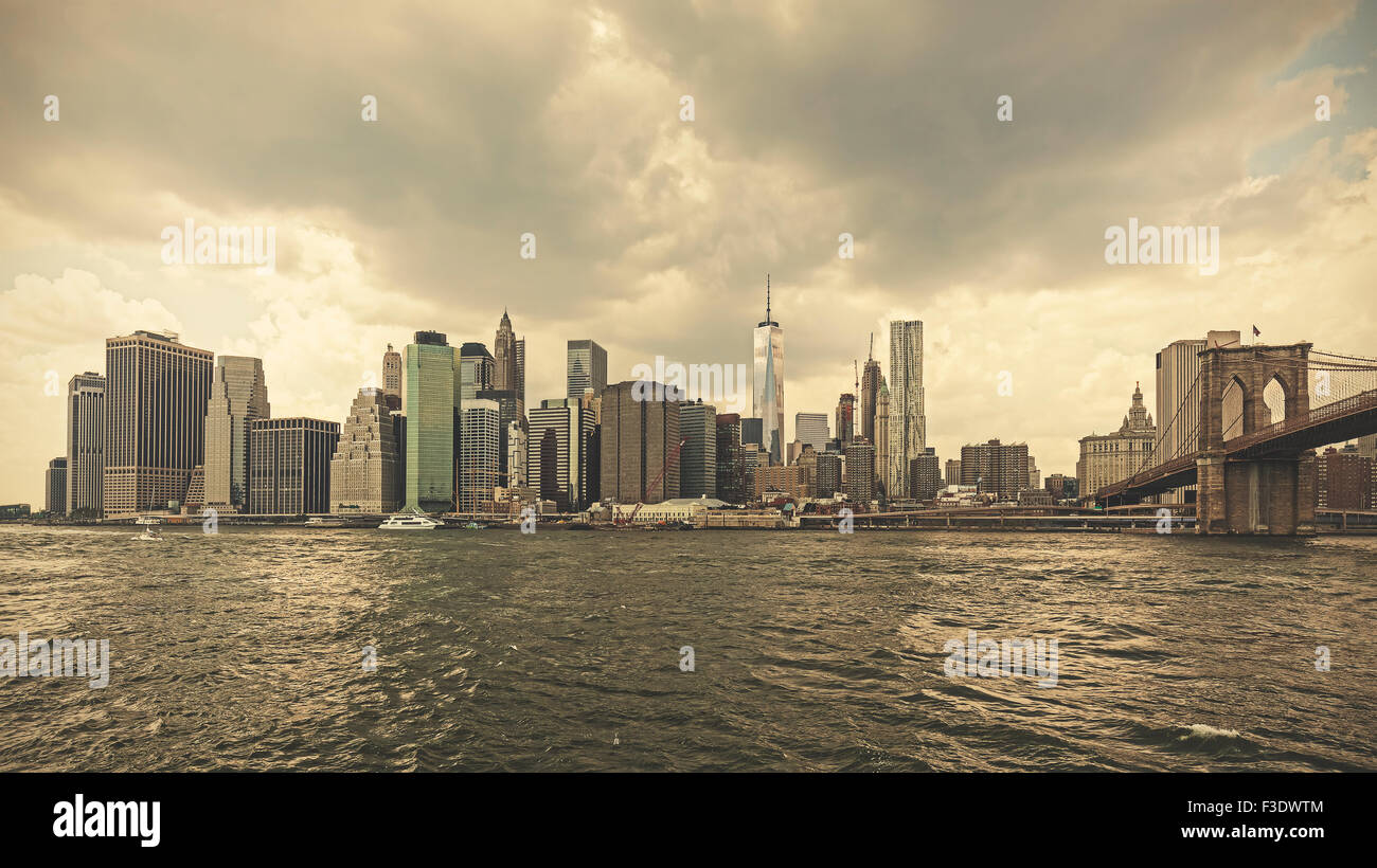 Retro getönten Gewitterhimmel über Manhattan, NYC, USA. Stockfoto