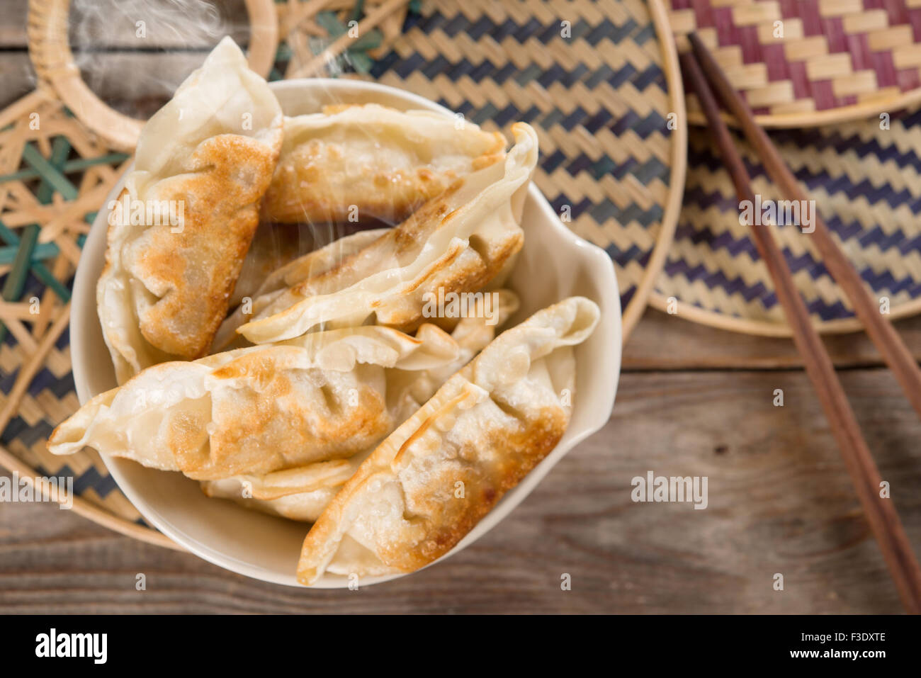 Huhn Design Mikrowellen Eierkocher - Dampfgarer Für 4 Eier & Mehr