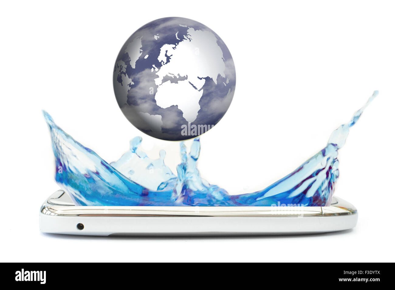 Welt spritzt in ein Handy über einen weißen Hintergrund Stockfoto