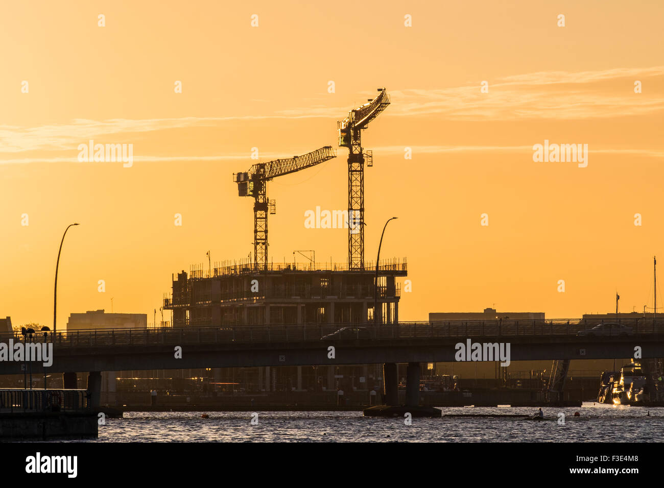 Herbst Sonnenaufgang mit Docklands Entwicklung, London, England, U.K Stockfoto