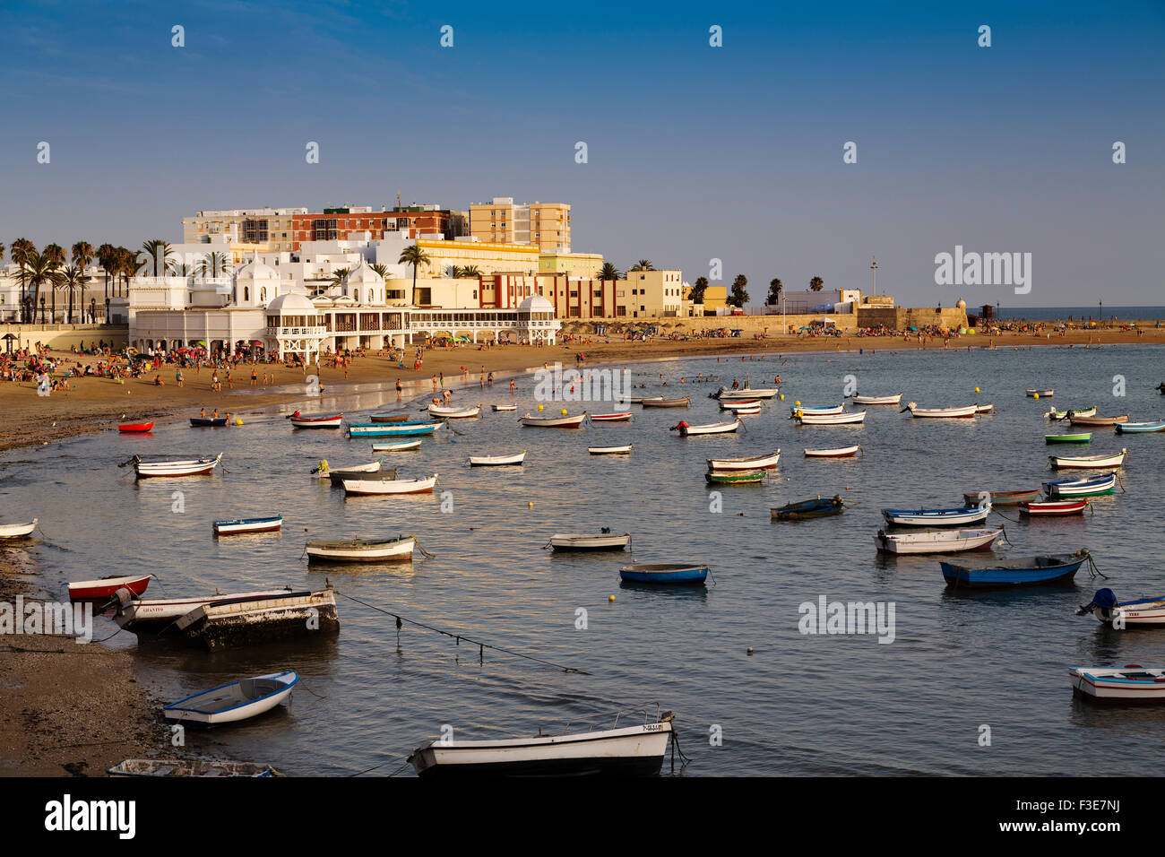 La Caleta Strand Boote Cadiz Andalusien Spanien Stockfoto