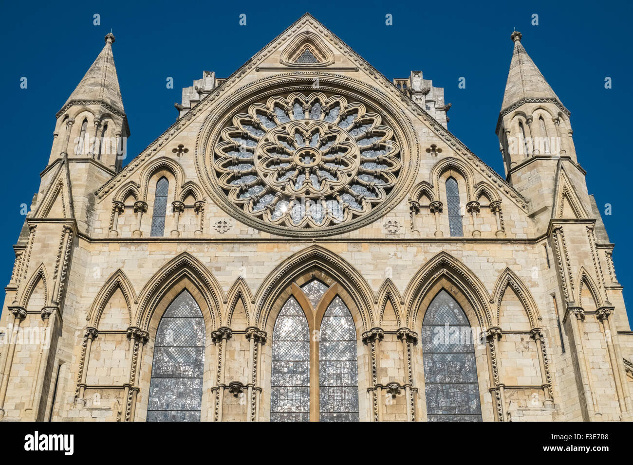 Außenseite des historischen York Minster (Kathedrale und Metropolitan Church of Saint Peter) Stadt York, North Yorkshire, England UK Stockfoto