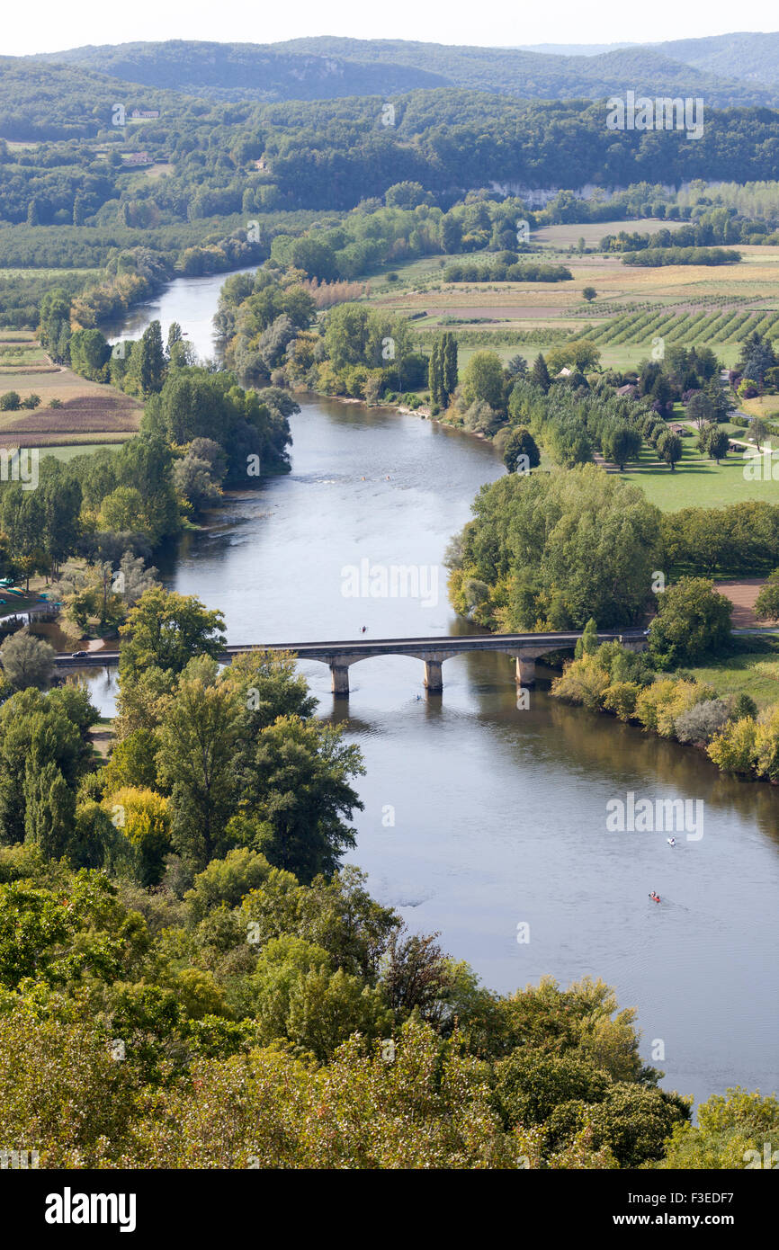 Die Ebene in der Landschaft von Perigord und der Dordogne von Vantage Point von Domme gesehen. Campagne Périgourdine. Stockfoto