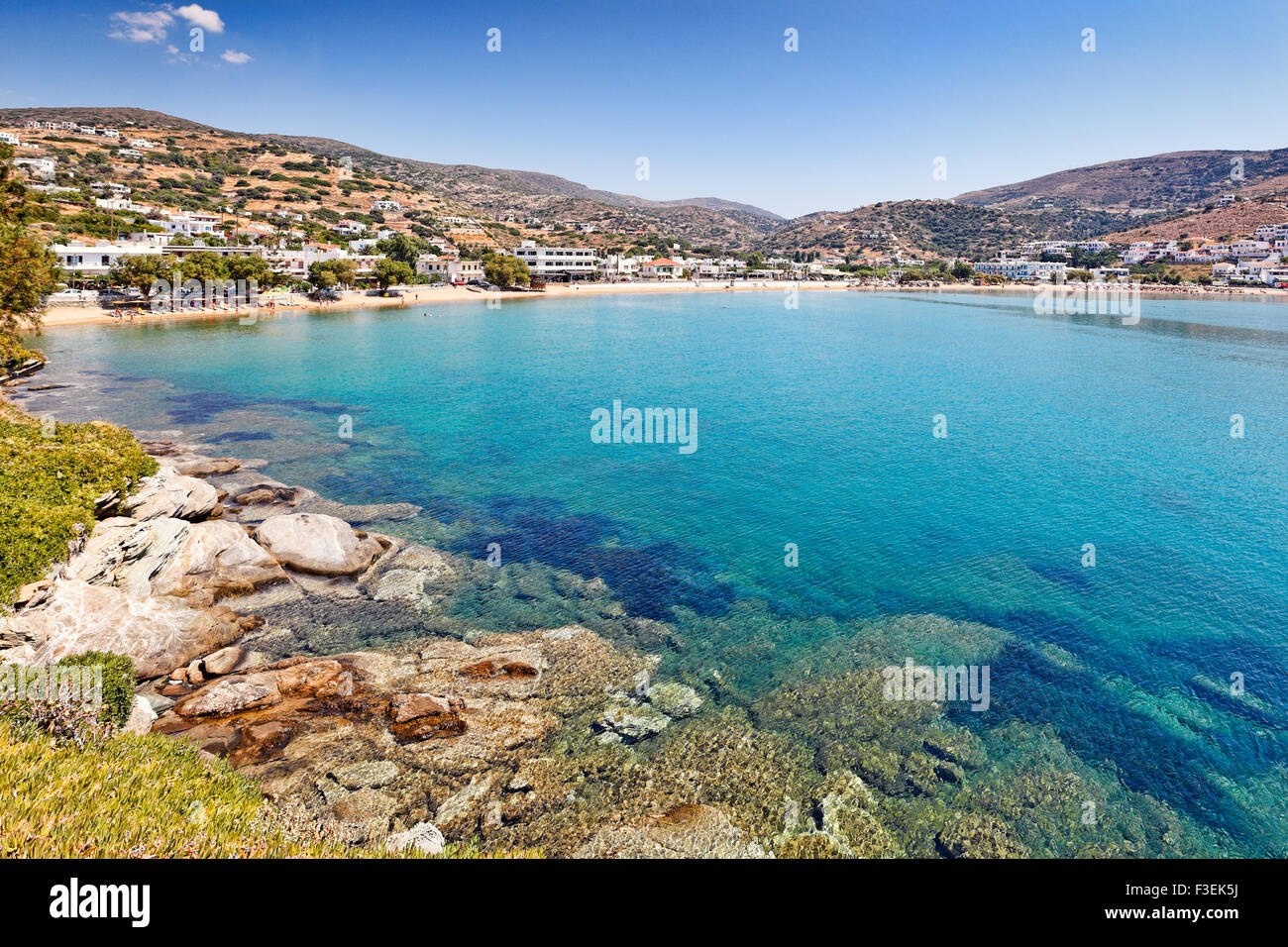 Der Strand von Batsi, Andros, Griechenland Stockfotografie Alamy