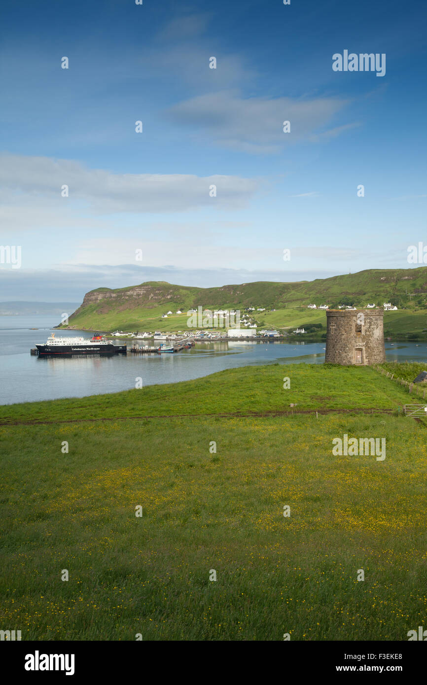 Die Uig Tower, auch bekannt als Kapitän Fraser Torheit auf der schottischen Insel Skye. Stockfoto