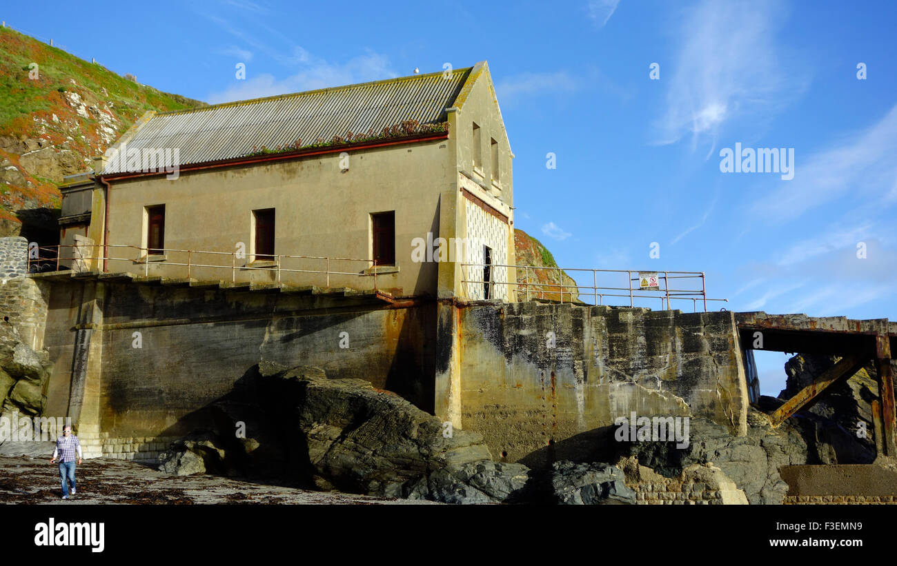 Ehemalige RNLI Lifeboat Station, Polpeor Cove, Lizard Point, Halbinsel Lizard, Cornwall, England, UK Stockfoto