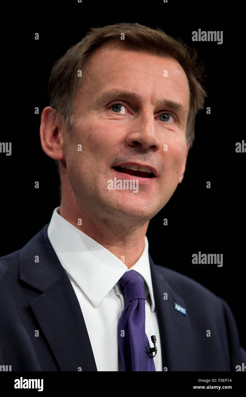 Manchester, UK. 6. Oktober 2015. Die Rt Hon Jeremy Hunt MP, Staatssekretär für Gesundheit spricht am Tag3 der 2015 Parteitag der Konservativen in Manchester. Bildnachweis: Russell Hart/Alamy Live-Nachrichten. Stockfoto