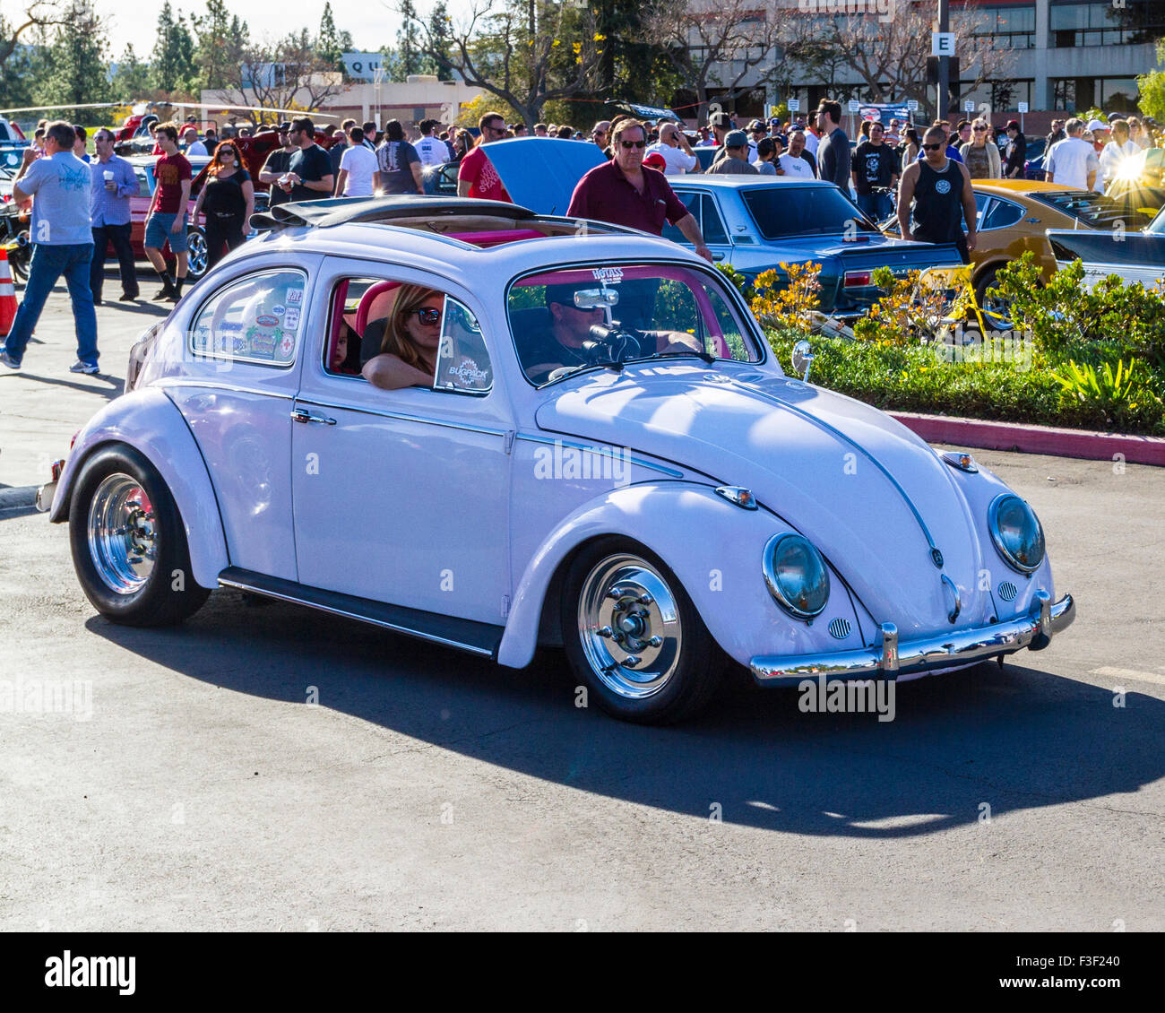 Ein Anfang der 60er Jahre VW Käfer mit Tuch-Schiebedach, das angepasst wurde Stockfoto