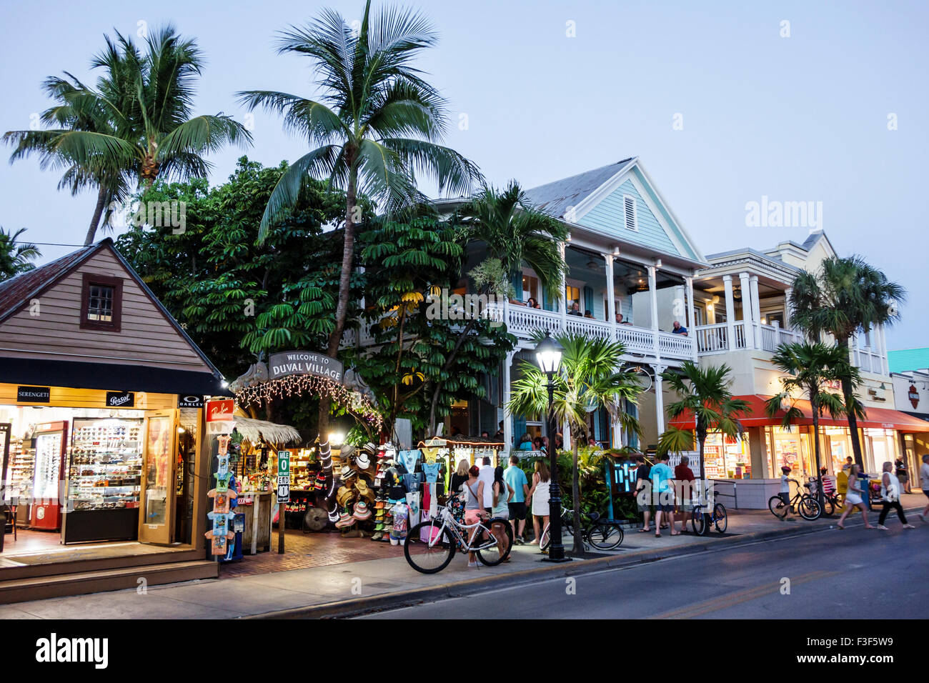 Key West Florida Keys Old Town Duval Street Village shopping Nacht