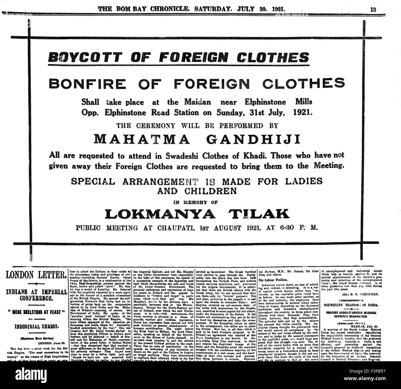Mahatma Gandhi Aufruf zum Boykott und Verbrennen ausländischer Kleidung am 31. Juli 1921, Lagerfeueranzeige in der Zeitung The Bombay Chronicle, 30. Juli 1921, Bombay, Mumbai, Maharashtra, Indien, altes Jahr1900-Bild Stockfoto