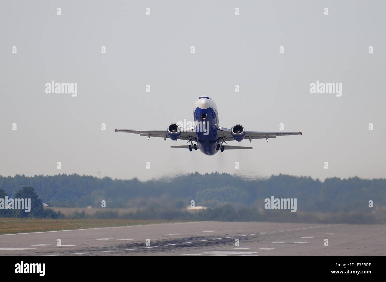 Flugzeuge, Flugzeug, Boeing b-737, Transaero, Pardubice, LKPD Stockfoto