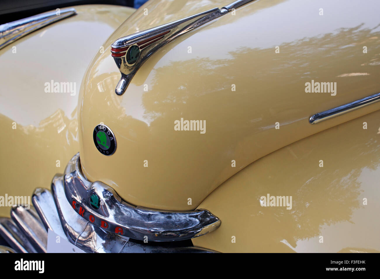 Motorhaube Oldtimer Skoda Stockfoto