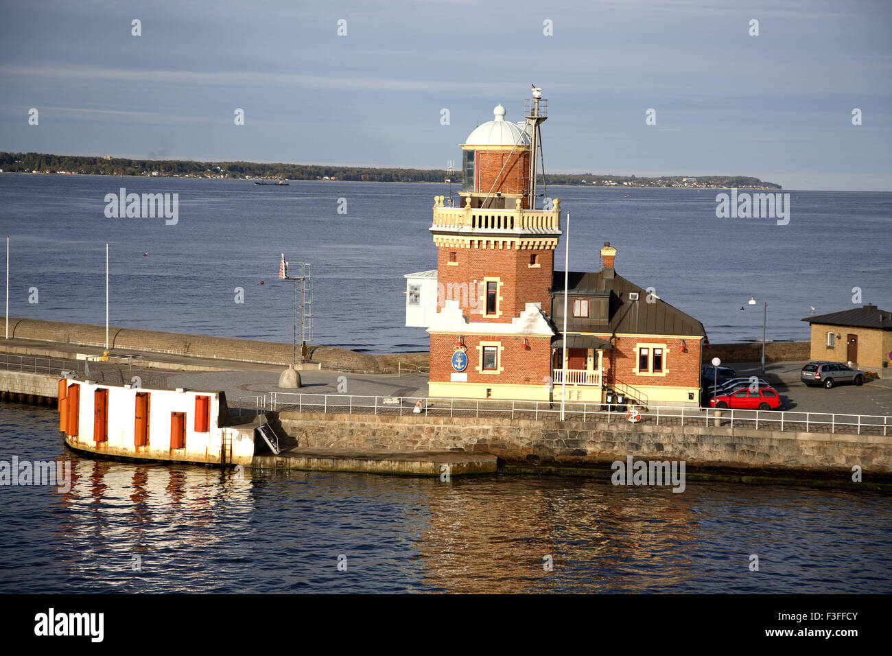 Leuchtturm auf der schwedischen Seite des Resund in Helsingborg; Helsingborgs Lotsstation; Schweden Stockfoto