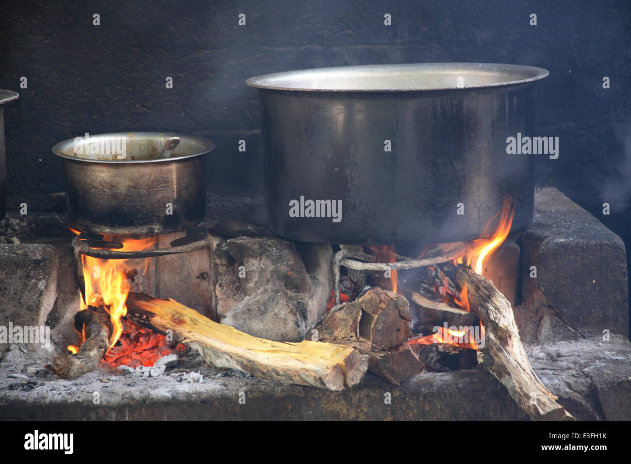 Holzofen, Holzofen, Holzofen, Kerala, Indien, Asien Stockfoto