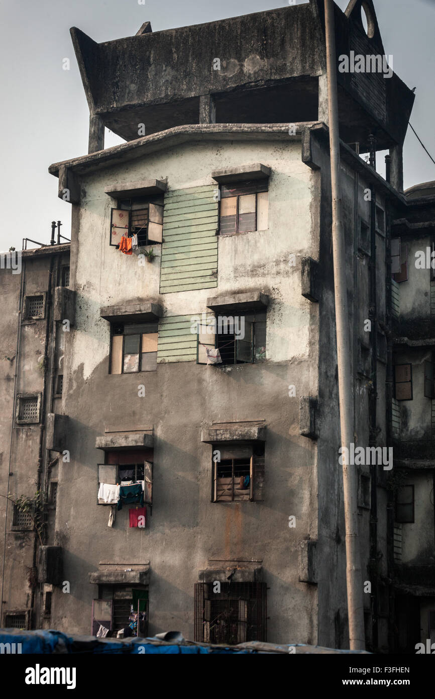 Slums von Mumbai, Dharavi und andere Slums. Neue Gebäude für die Menschen gezwungen, aus dem Slum zu bewegen Stockfoto