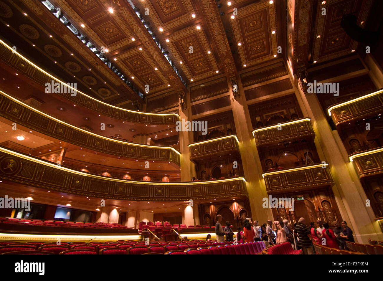 Auditorium im omanischen Royal Opera House in Shati Al-Qurm, Muscat, Oman Stockfoto