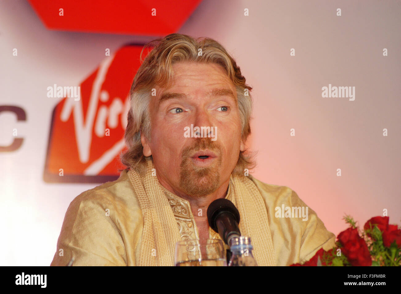 Vorsitzender der Virgin-Gruppe Sir Richard Charles Nicholas Branson starten Virgin Atlantic Airways; Bombay-Mumbai Stockfoto