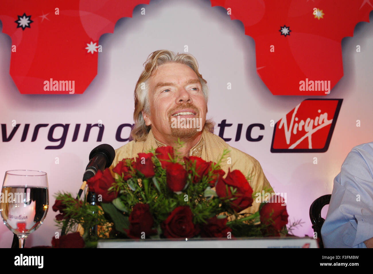 Vorsitzender der Virgin-Gruppe Sir Richard Charles Nicholas Branson starten Virgin Atlantic Airways; Bombay-Mumbai Stockfoto
