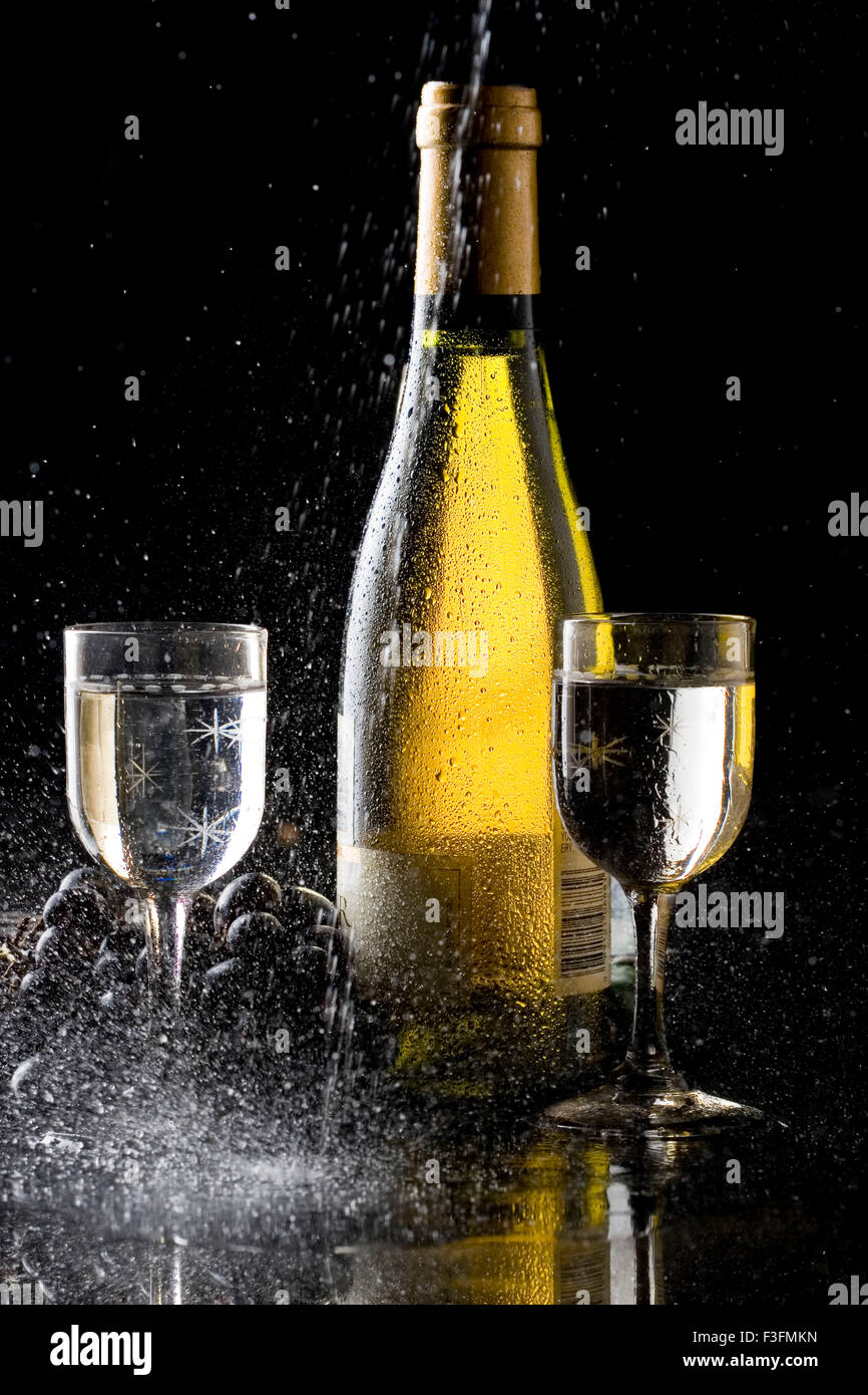 Weißwein aus Glas Stockfoto