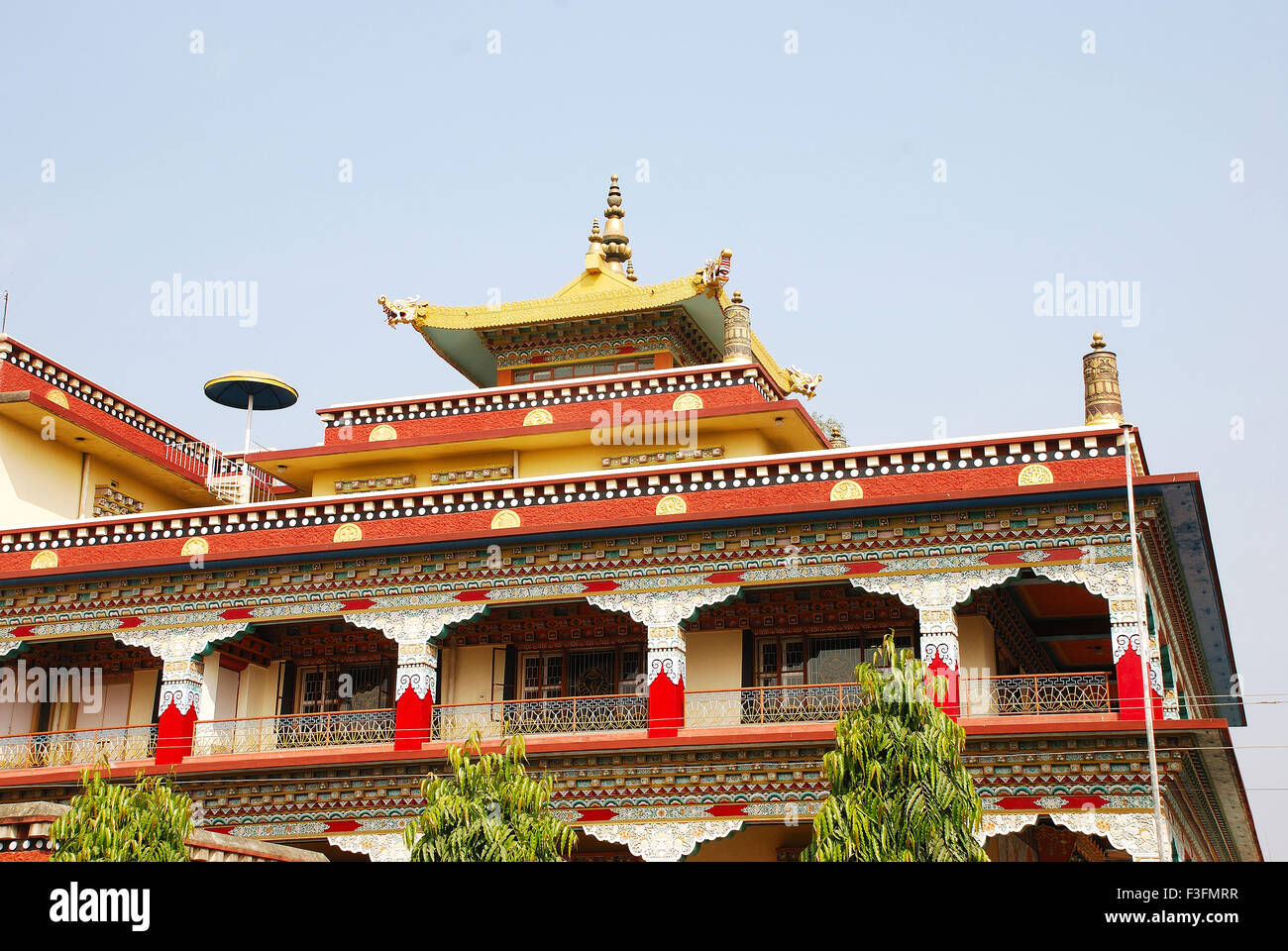 Tibetischer Tempel; Gaden Phelgayling Namgyal Datsang; Buddhistisches Kloster; Bodh Gaya; Bodhgaya; Bihar; Indien; Asien Stockfoto