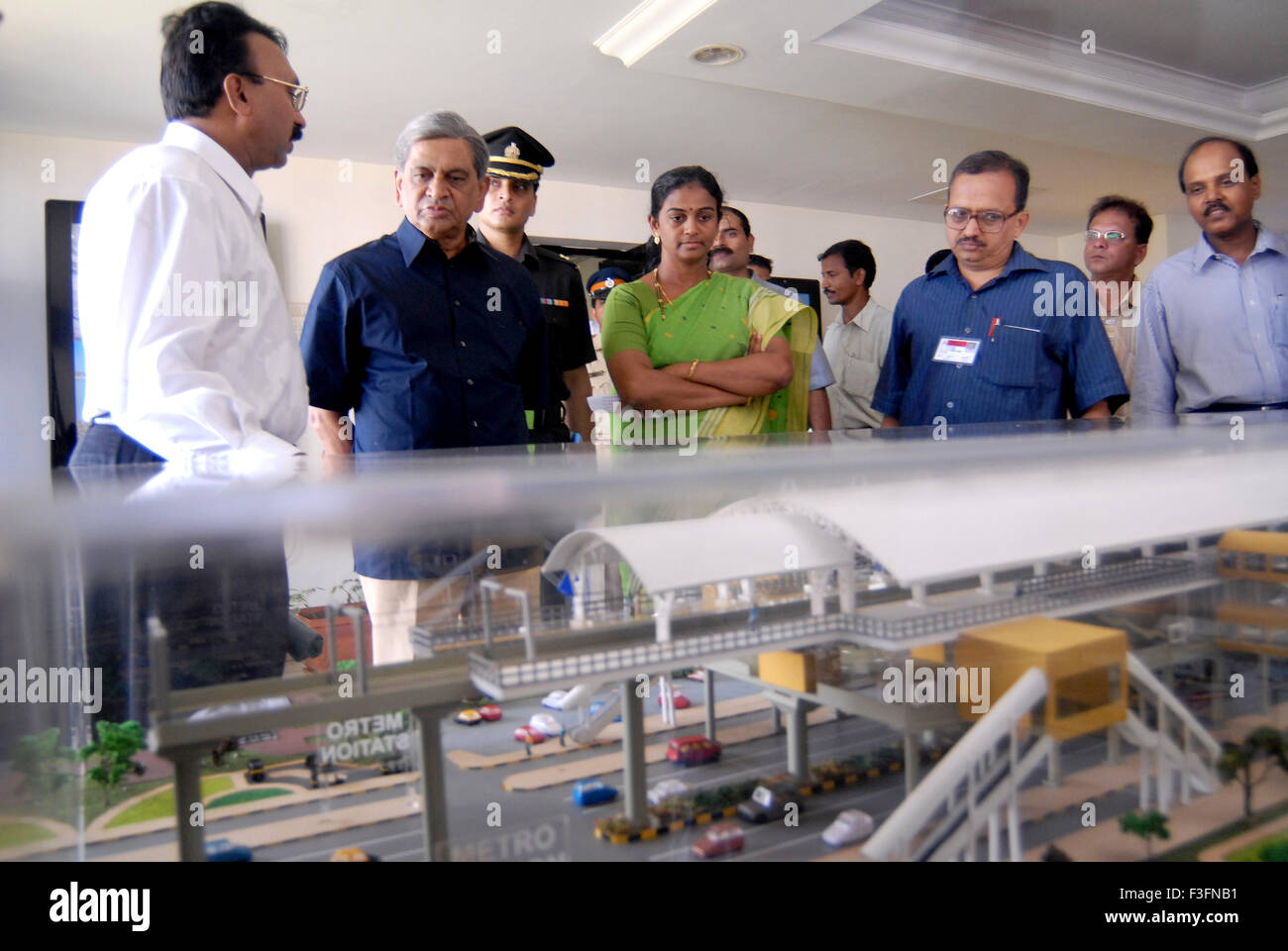 Mumbai Metropolitan Regional Development Authority Chief T Chandrashekhar Maharashtra Gouverneur S M Krishna Metro Rail Bombay Mumbai Indien Asien Stockfoto