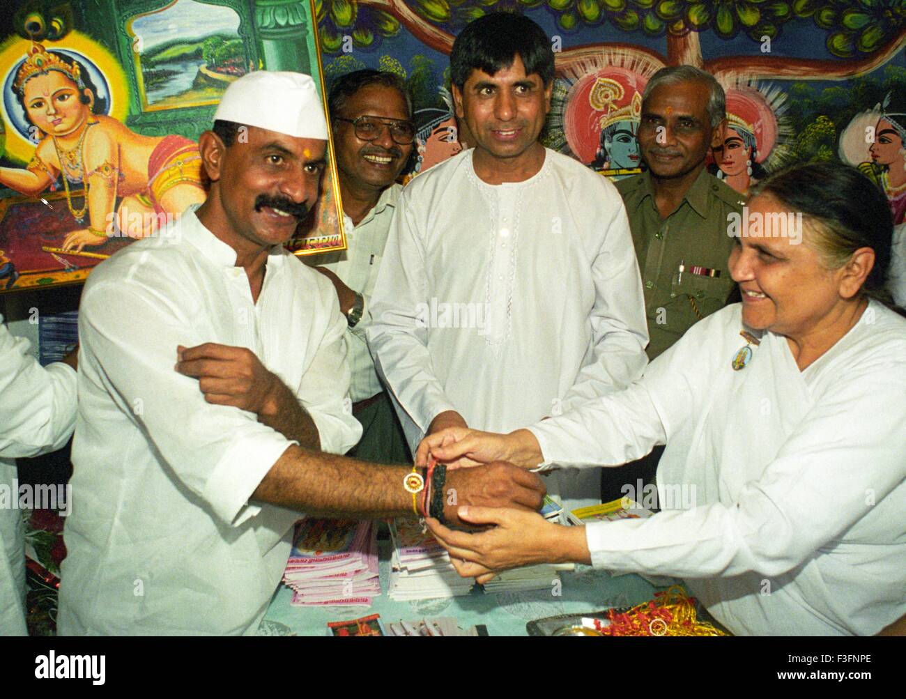 Arun Gawli feiert Rakhi Festival im zentralen Gefängnis; Maharashtra; Indien nicht Herr Stockfoto