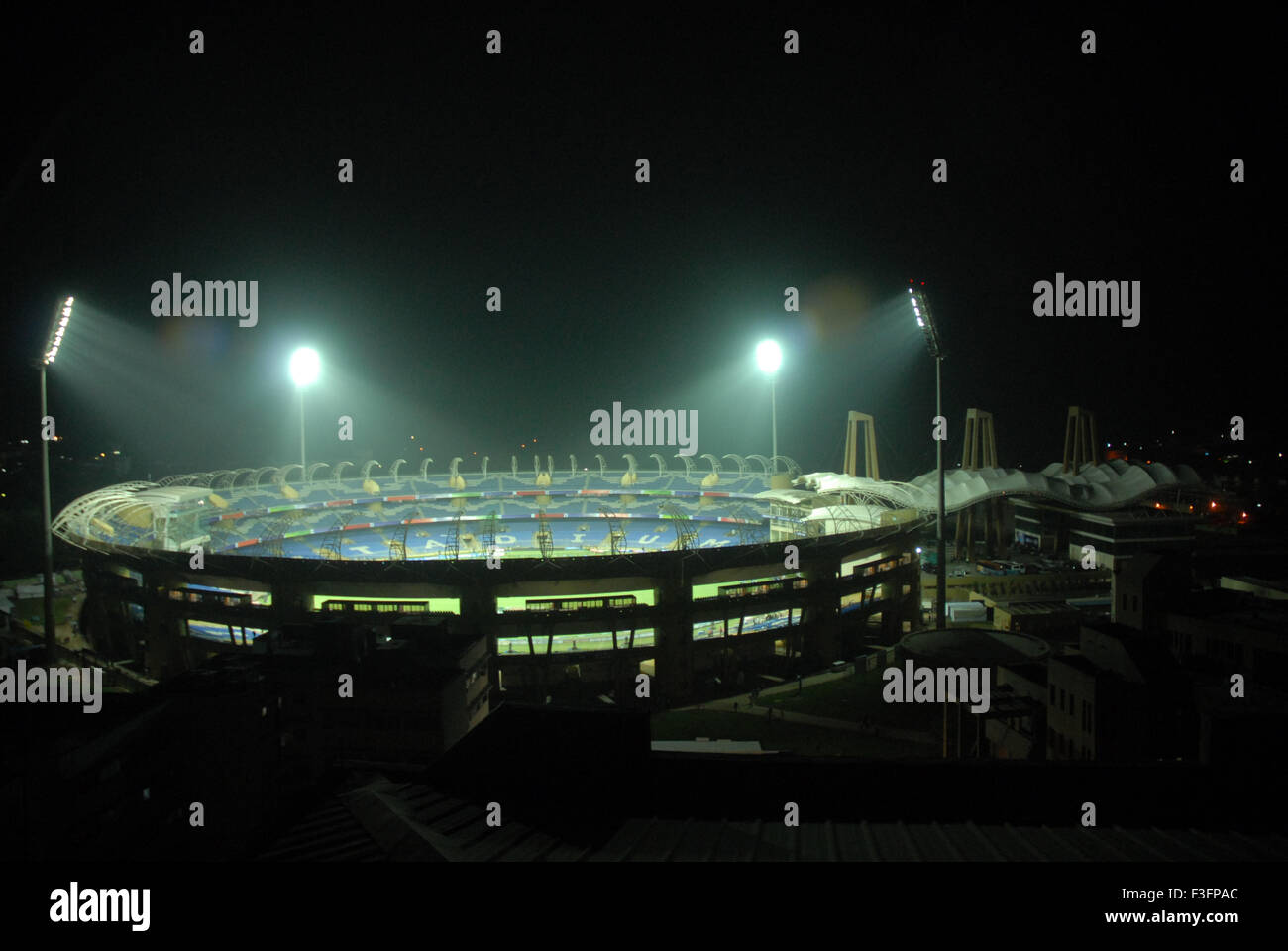Nachtansicht von D Y Patil KricketStadium D Y Patil Vidyanagar Campus; Nerul; Navi Mumbai; Maharashtra; Indien Stockfoto
