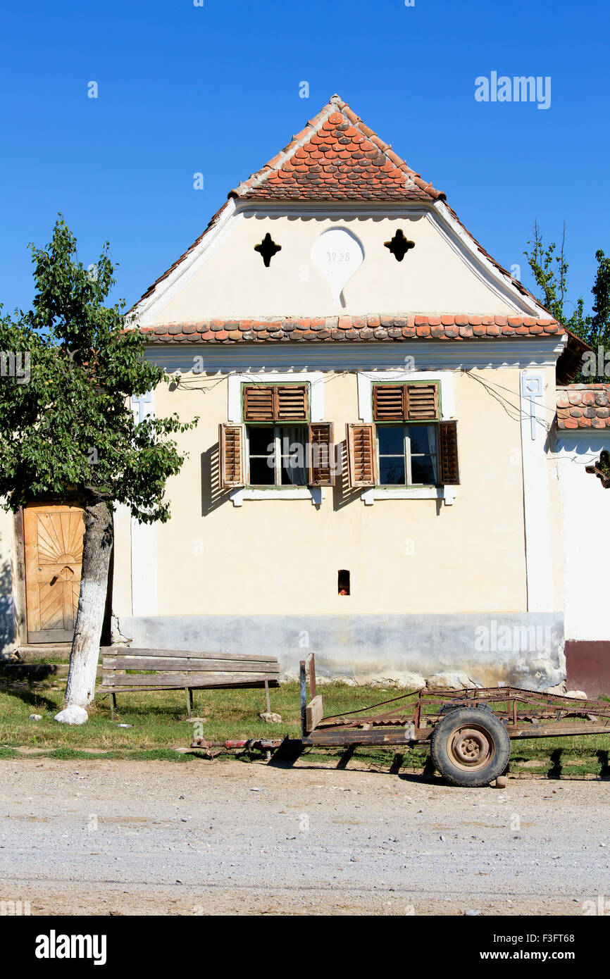 Traditionellen sächsischen Dorf Hausfassade in Deutsch-Weißkirch, Siebenbürgen, Rumänien Stockfoto