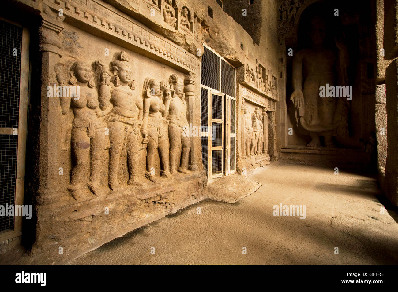 Skulpturen von Felsen gebildet; Höhle Nr. 3; Badami; Karnataka; Indien Stockfoto