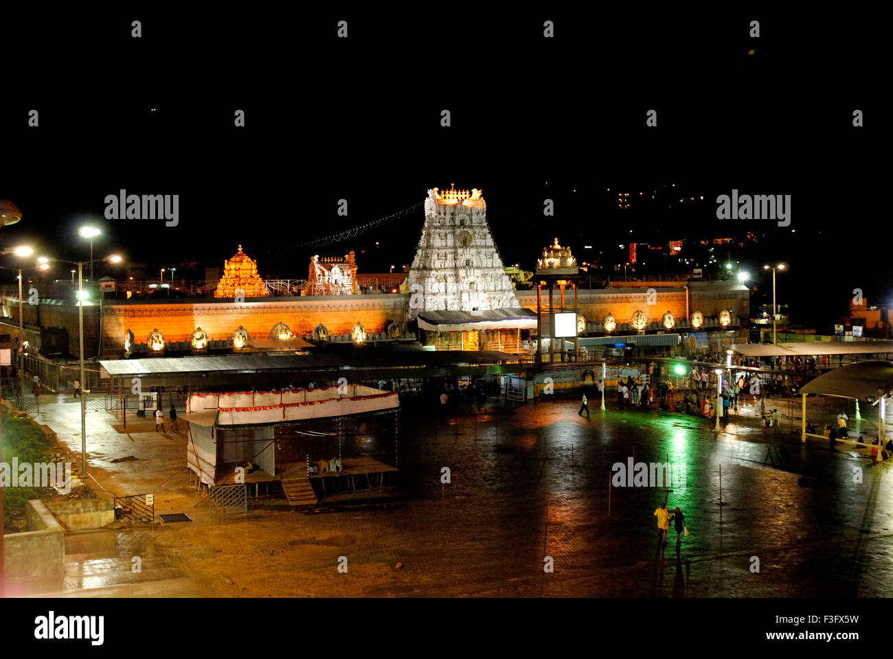 Lord Venkateshvara Tempel der Nacht, Balaji Tempel, tirumala Tirupati, Andhra Pradesh, Indien Stockfoto