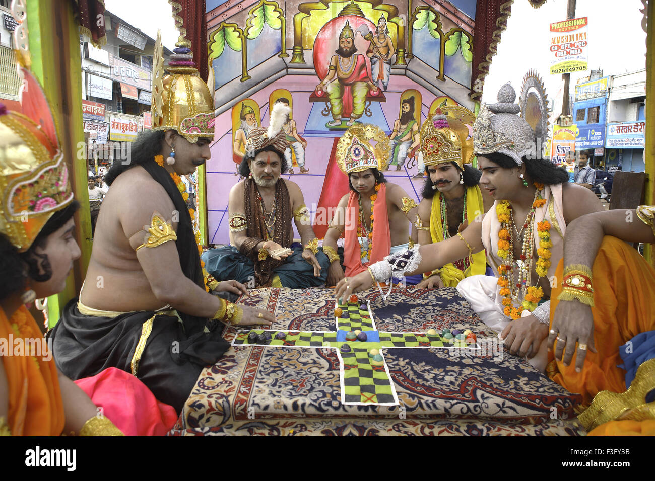 Janmashtami Festival Lord Krishna Geburtstag Feier Karneval Prozession verschiedenen Szene-Epos Mahabharat Jabalpur Stockfoto
