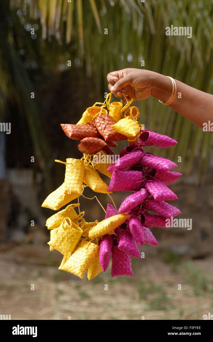 Palm Leaf Handwerk Sache in Manappad in der Nähe von Tiruchendur berühmt; Tamil Nadu; Indien Stockfoto