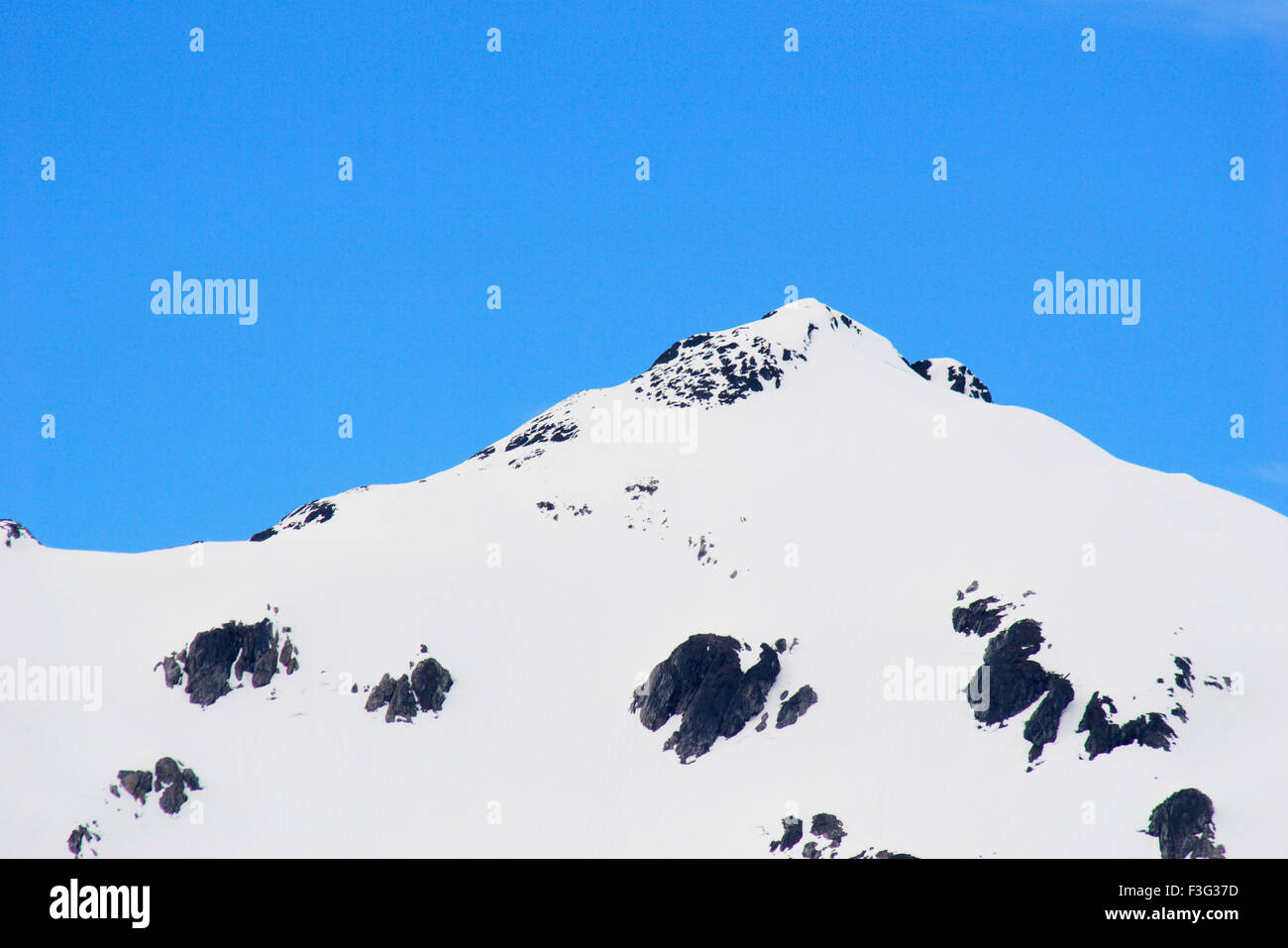 Schneebedeckte Berge Stahlbrücke Constructedn 190t Freischwinger Brücke Welt bis 1969; Skagway; Alaska; U.S.Aa Stockfoto