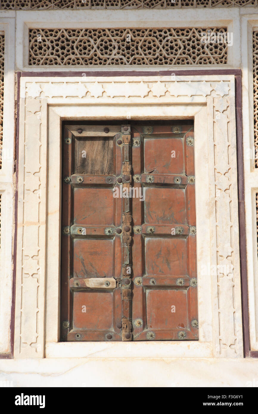 Tür des Grabes von Shaikh Salim Chishti in Fatehpur Sikri; Agra; Uttar Pradesh; Indien zum UNESCO-Weltkulturerbe Stockfoto