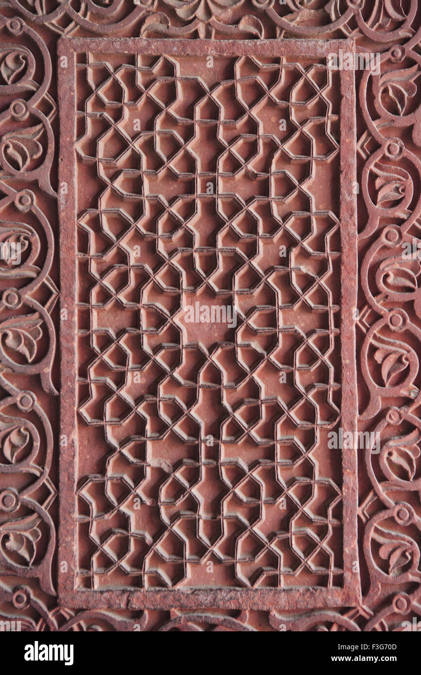 Säule-Details in Birbals Haus in Fatehpur Sikri des 16. Jahrhunderts aus rotem Sandstein Mughal Reich Agra Uttar Pradeshe hergestellt Stockfoto
