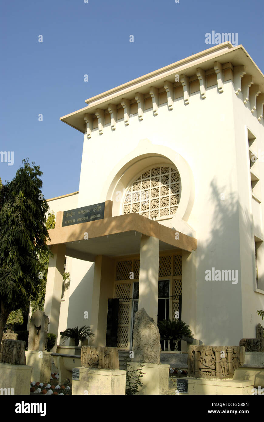Museumshaus die beste Sammlung von Parmar Skulptur von Hinglajgarh und Münzen Arme und Liebschaften in Indore Stockfoto