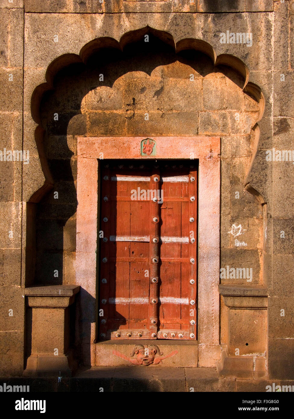 Shiva Tempel geschlossen Tür, Dhom, Wai, Satara, Maharashtra, Indien, Asien Stockfoto