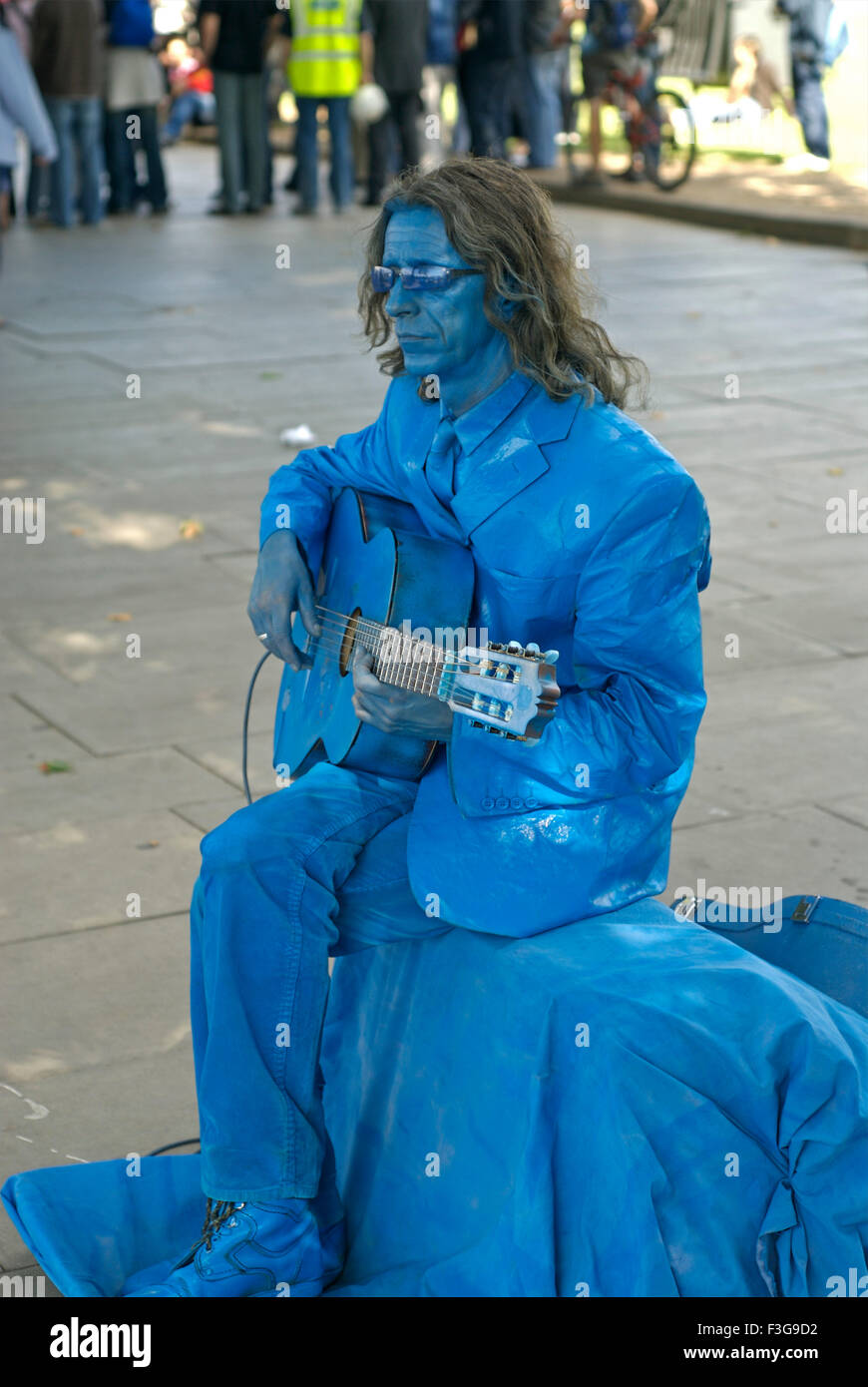 Lebende Statue; Straßenkünstler; Mannequin; Mimik; London; England; Vereinigtes Königreich; Vereinigtes Königreich Stockfoto
