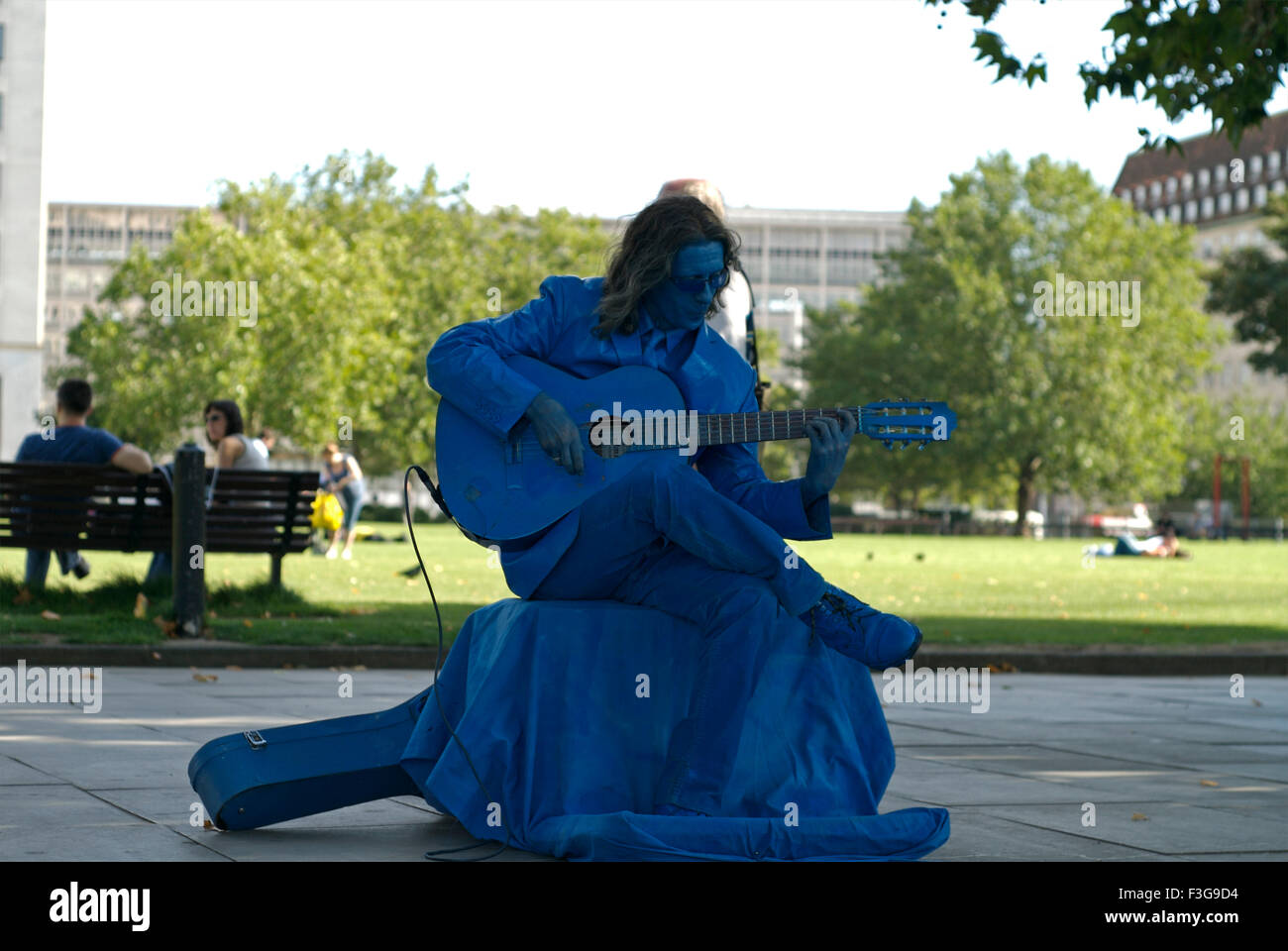 Lebende Statue; Straßenkünstler; Mannequin; Mimik; London; England; Vereinigtes Königreich; Vereinigtes Königreich Stockfoto