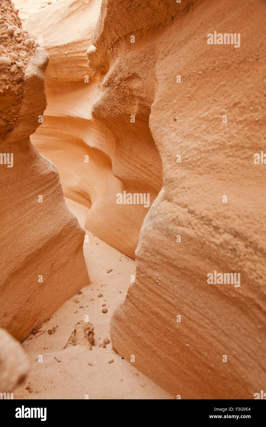 Fuerteventura, Kanarische Inseln, glatte Sandsteinmauern des Barranco de Los Enamorados Stockfoto