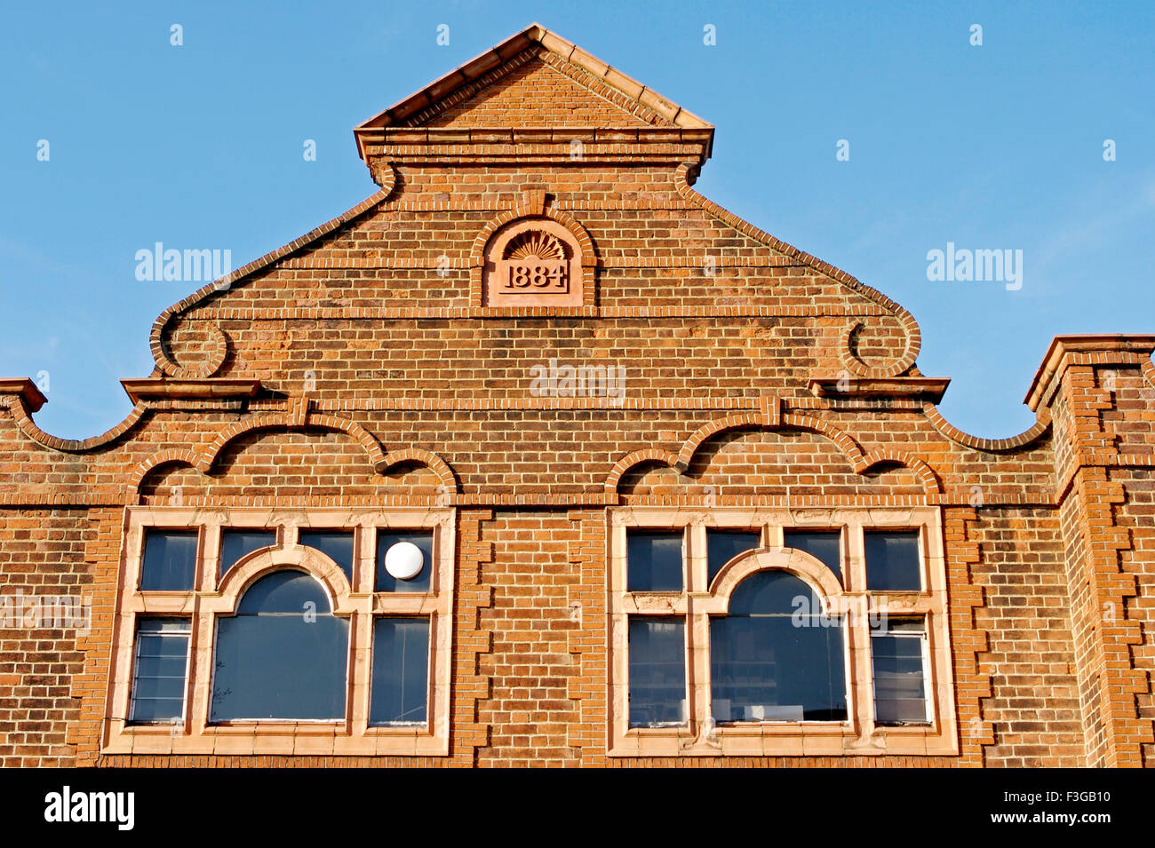 Gebäude 1884; Ziegelstruktur; London; England; Vereinigtes Königreich; VEREINIGTES KÖNIGREICH Stockfoto