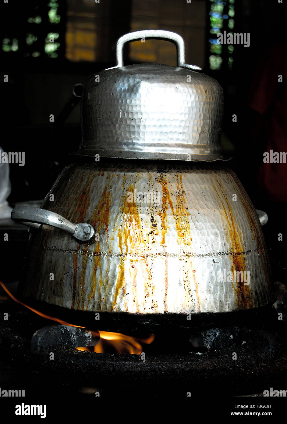 Kochkessel, vor allem von muslimischen Bevölkerung verwendet; Bombay Mumbai; Maharashtra; Indien Stockfoto