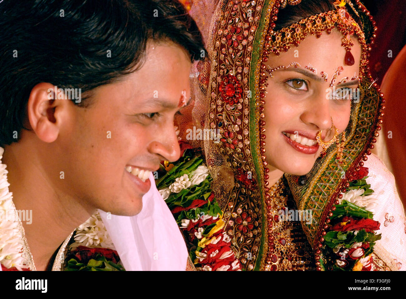 Indian Wedding Bride Groom Stockfotos Und Bilder Kaufen Alamy